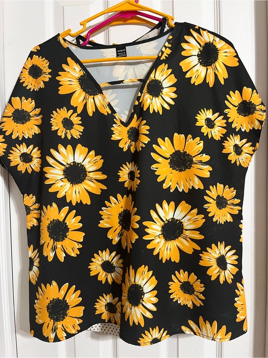Tops - Multiple women’s large summer - light shirts and blouses. See all pictures